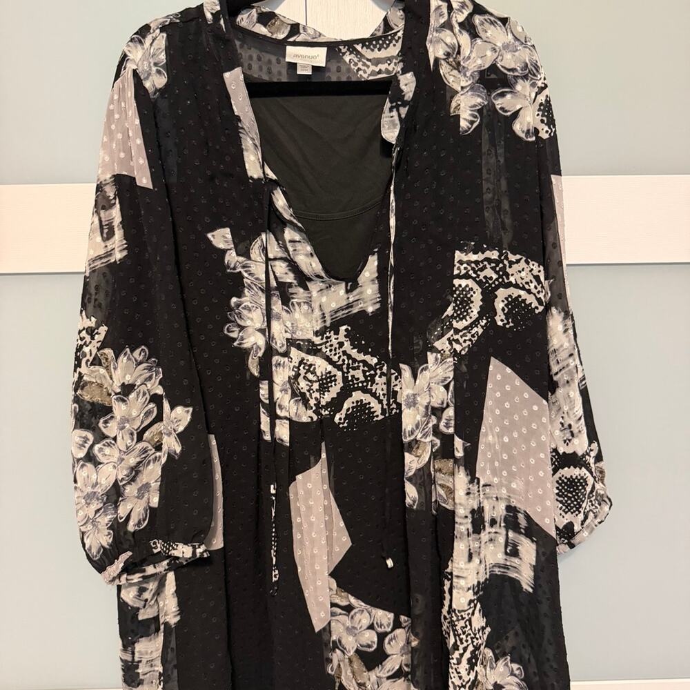 Avenue Women’s Size 22/24 Black Floral Sheer Layered Blouse Tie Neck Plus Size